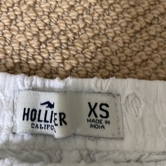 Hollister white shorts - Picture 2 of 4